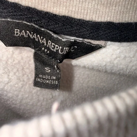 Banana Republic Women's Heathered Tan Crewneck Sweater - Picture 4 of 4